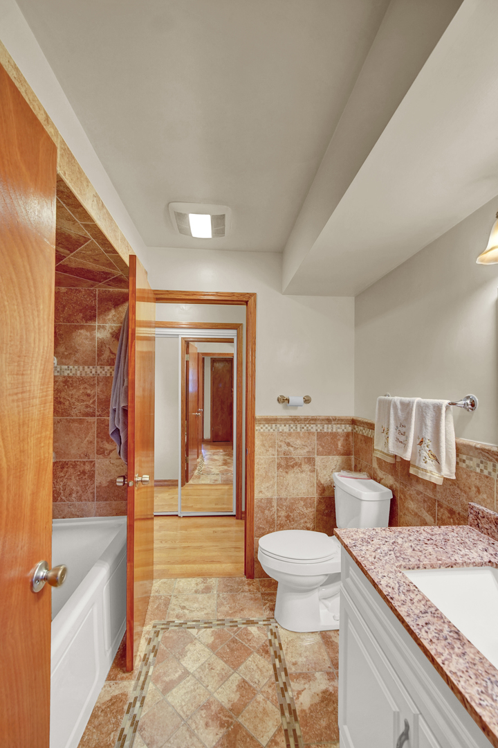 17106 Ingleside Avenue, South Holland, IL 60473