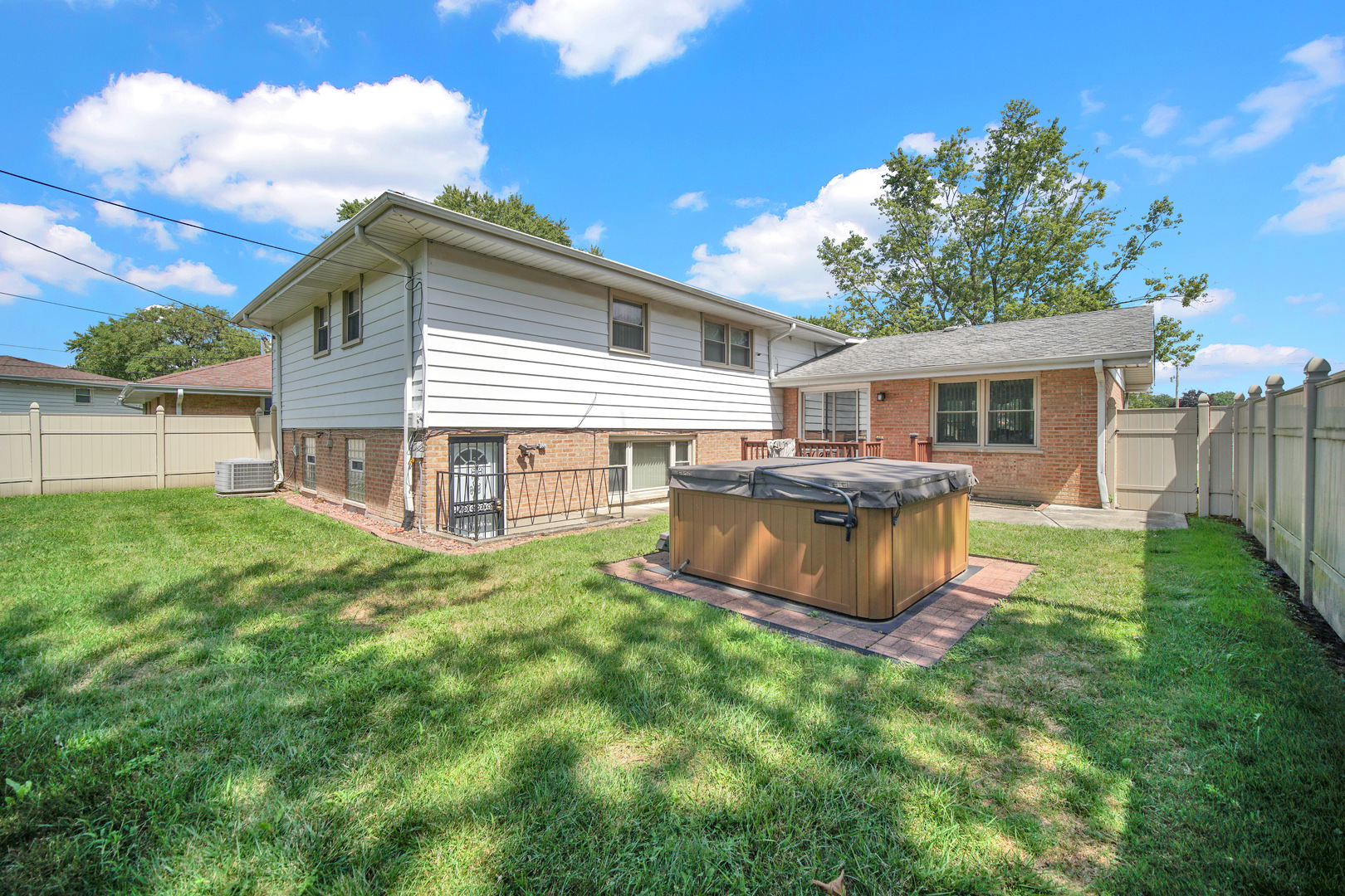 17106 Ingleside Avenue, South Holland, IL 60473