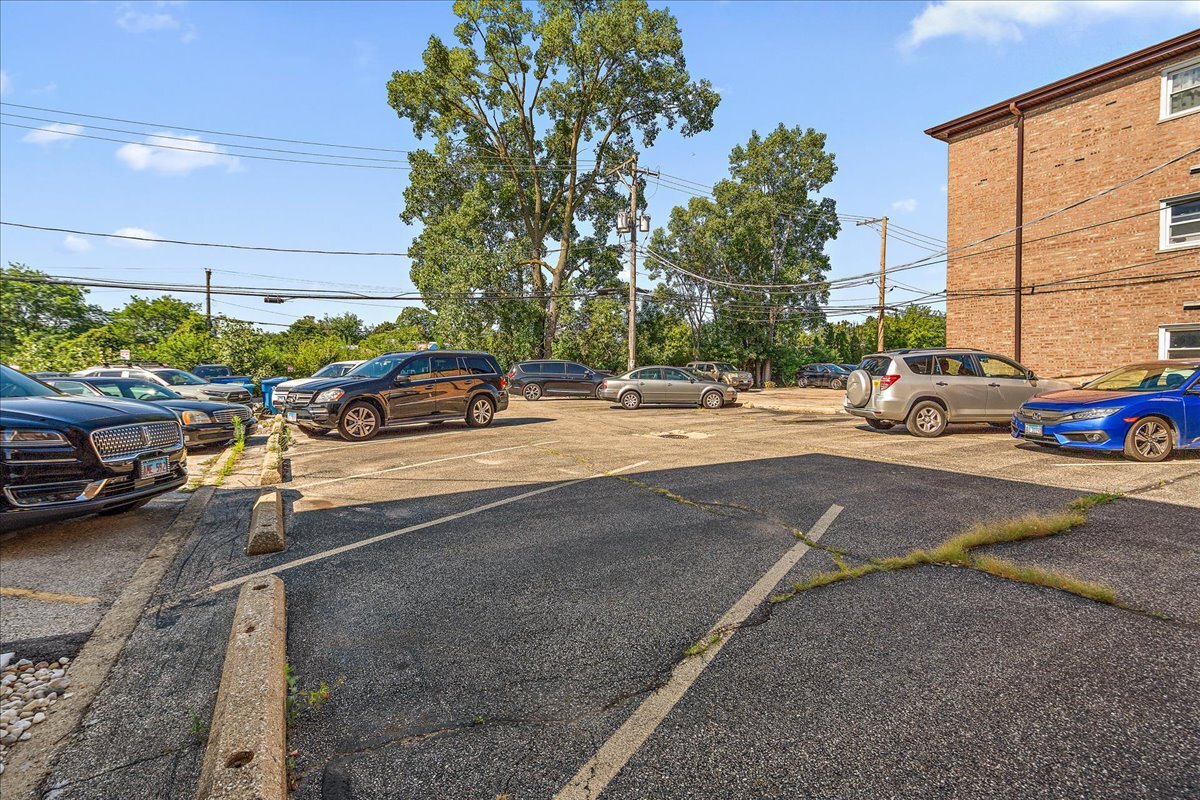 6462 N NORTHWEST Highway #104, Chicago, IL 60631