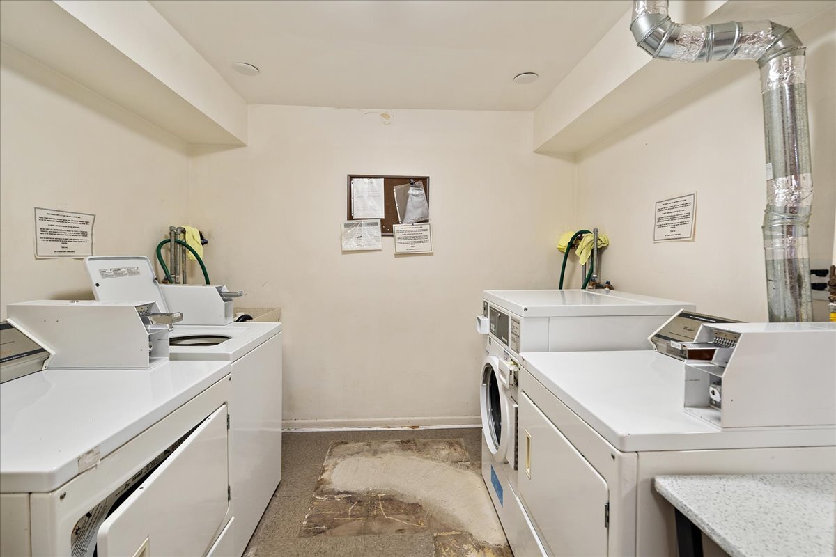 6462 N NORTHWEST Highway #104, Chicago, IL 60631