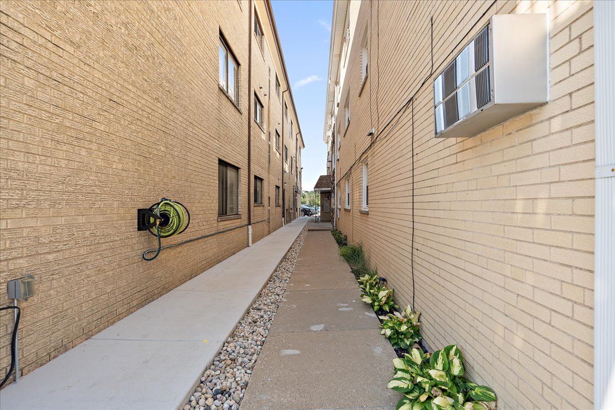 6462 N NORTHWEST Highway #104, Chicago, IL 60631