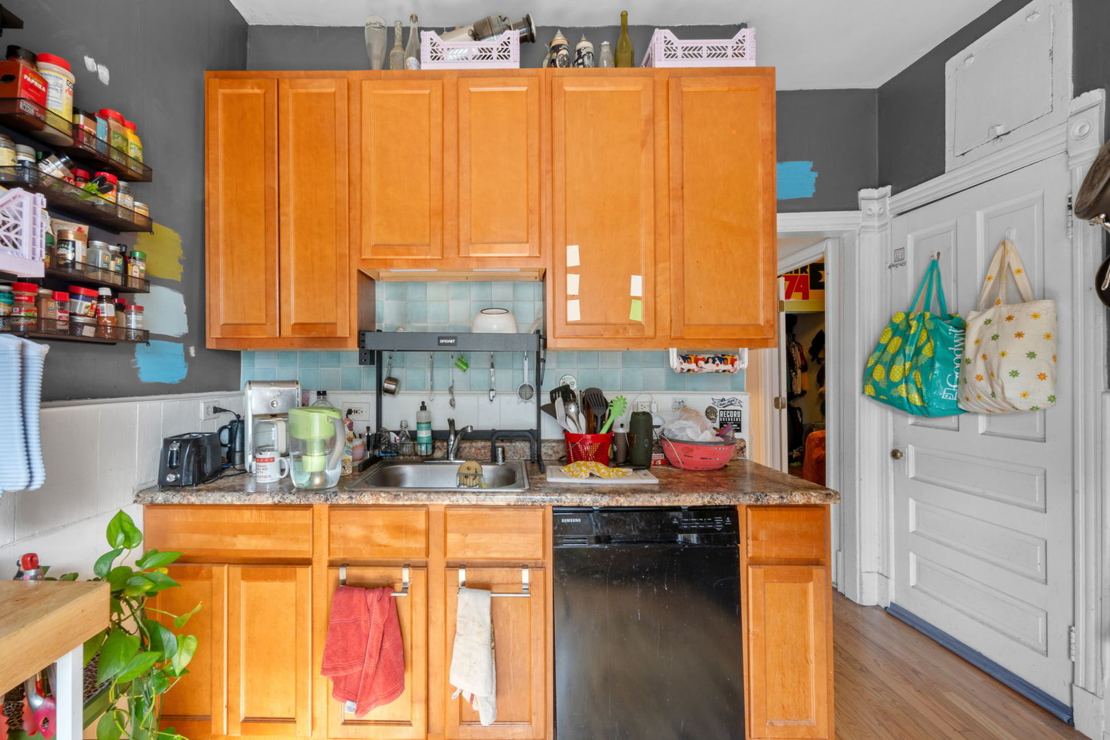 3234 N Albany Avenue, Chicago, IL 60618