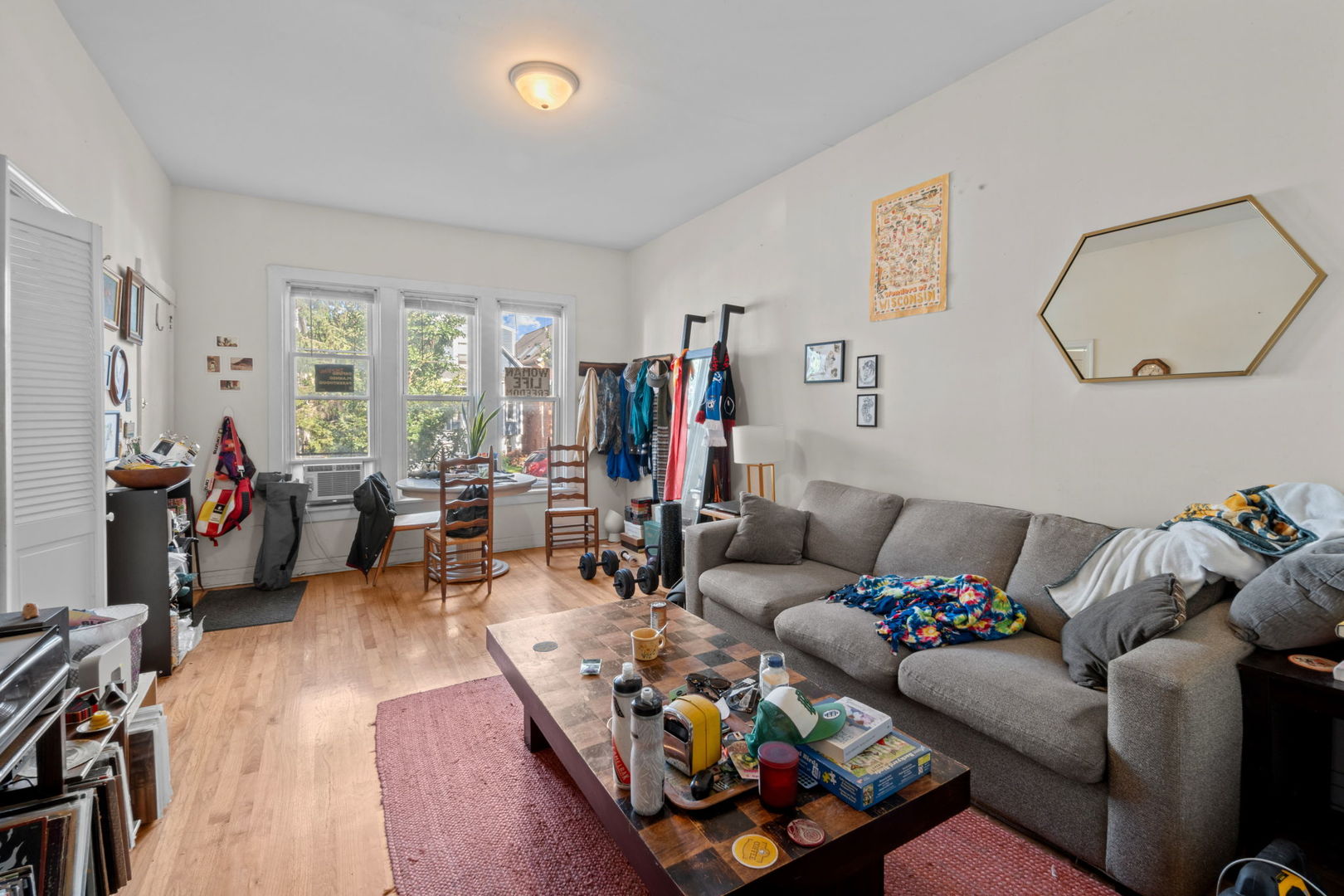 3234 N Albany Avenue, Chicago, IL 60618