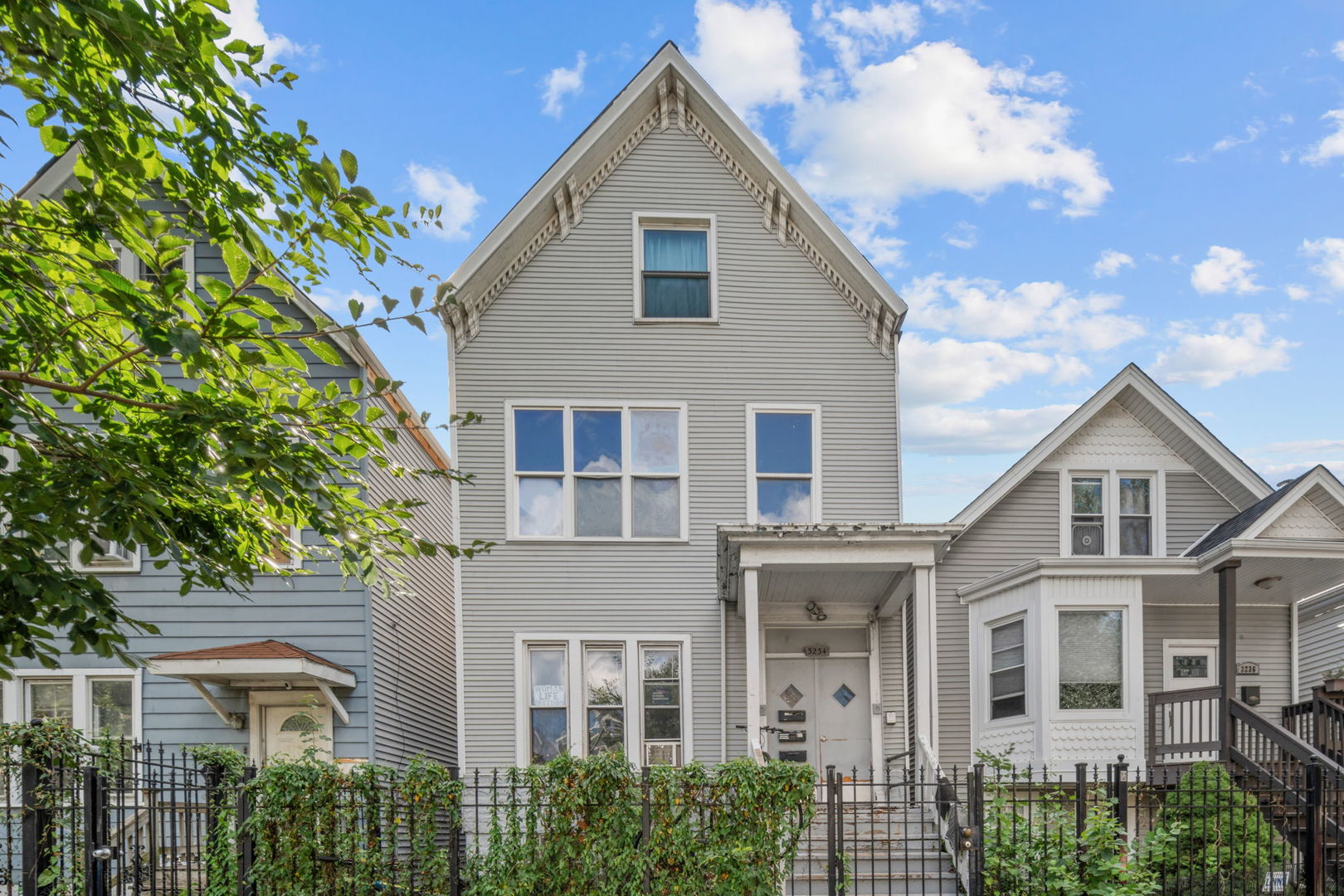 3234 N Albany Avenue, Chicago, IL 60618