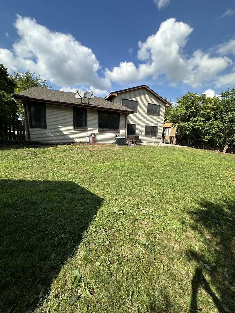 567 Lorelei Drive, Schaumburg, IL 60193