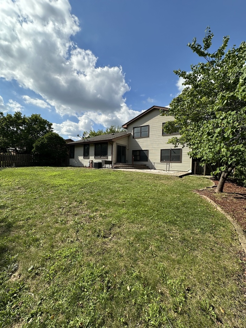 567 Lorelei Drive, Schaumburg, IL 60193