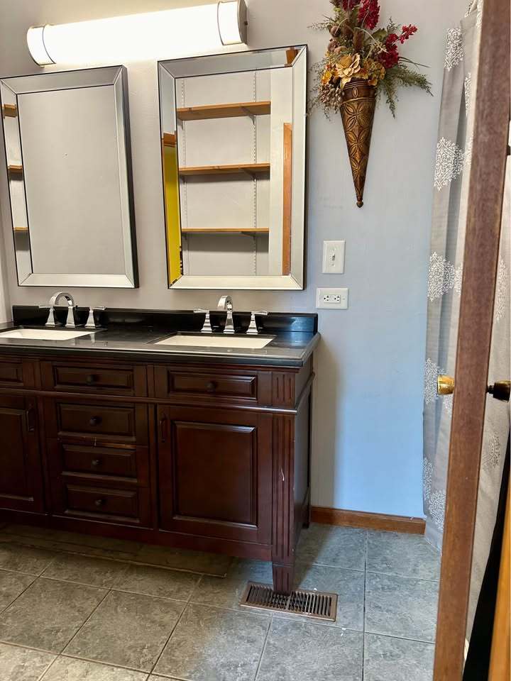 230 Comstock Street #1, Joliet, IL 60436