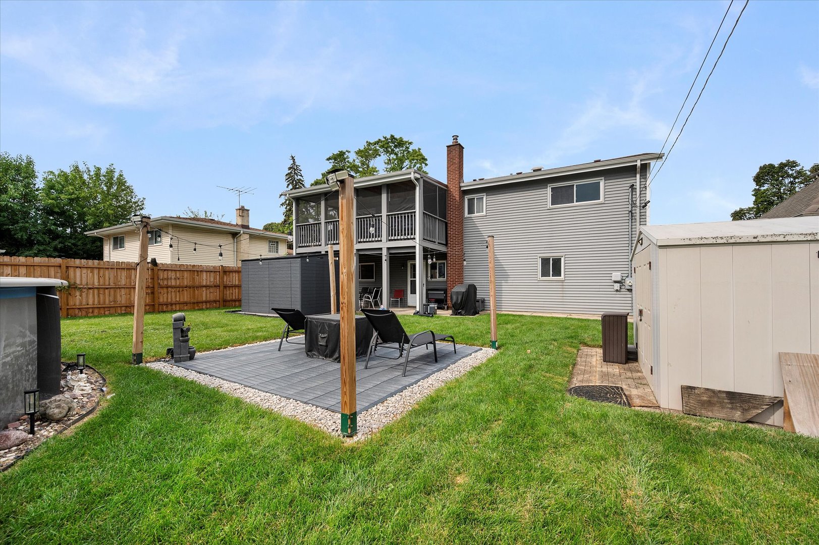 547 N Van Auken Street, Elmhurst, IL 60126