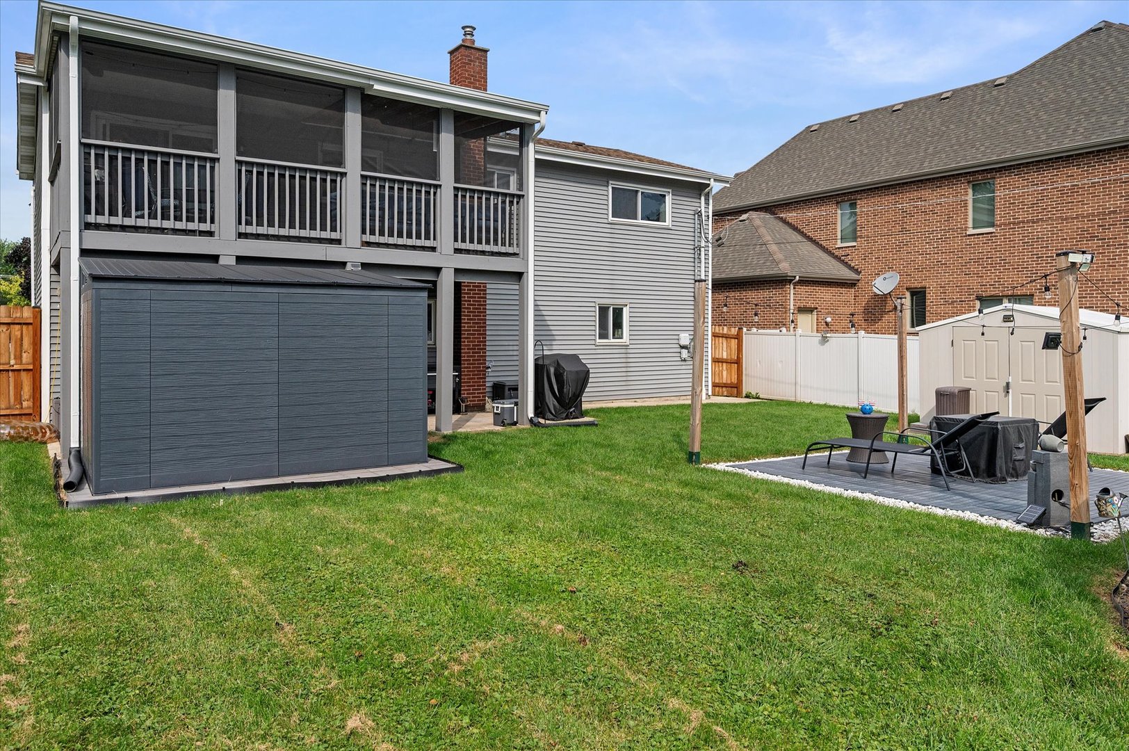 547 N Van Auken Street, Elmhurst, IL 60126