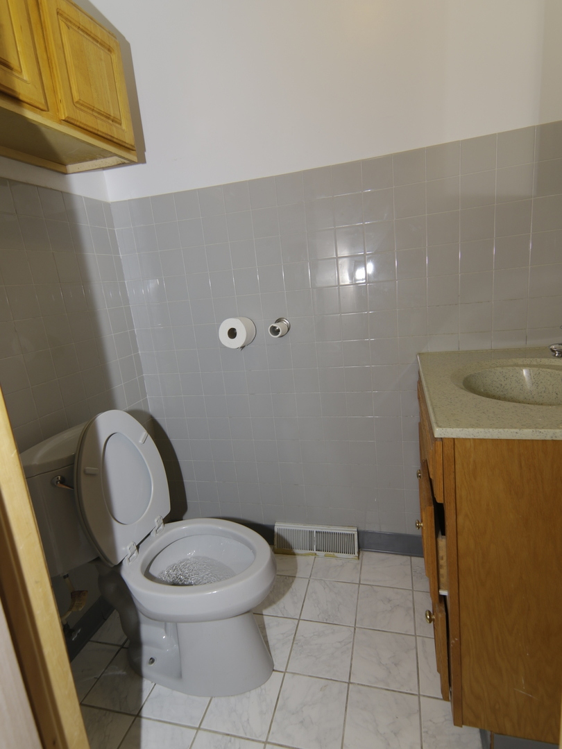 7251 S Ridgeland Avenue #E, Chicago, IL 60649