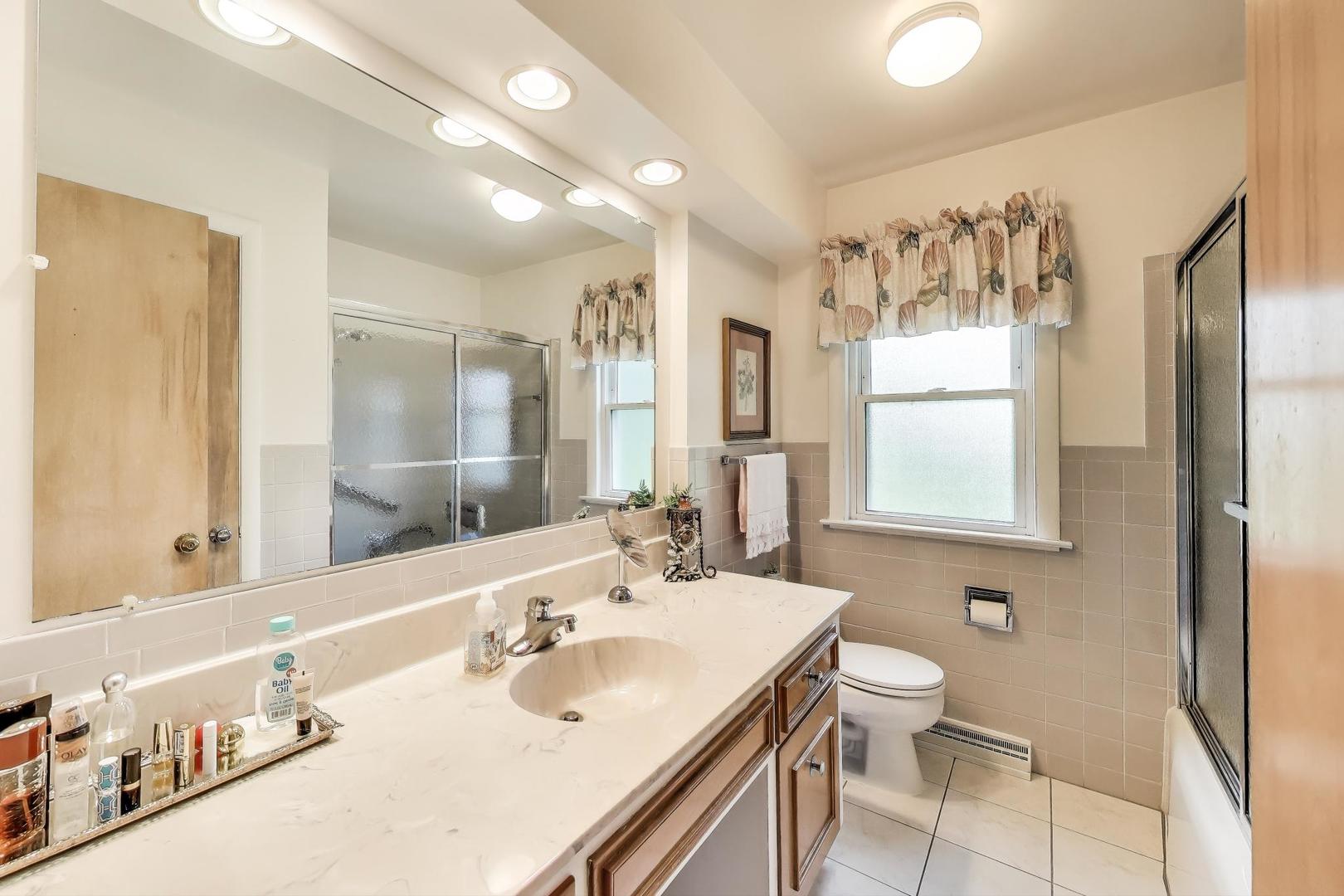 2435 Pick Drive, Glenview, IL 60025