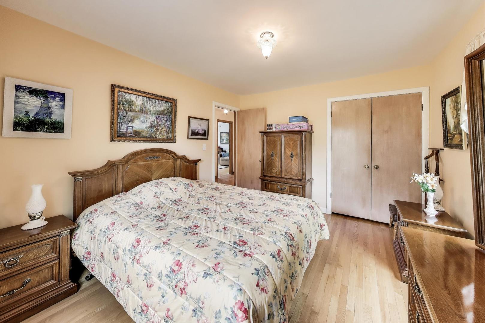 2435 Pick Drive, Glenview, IL 60025