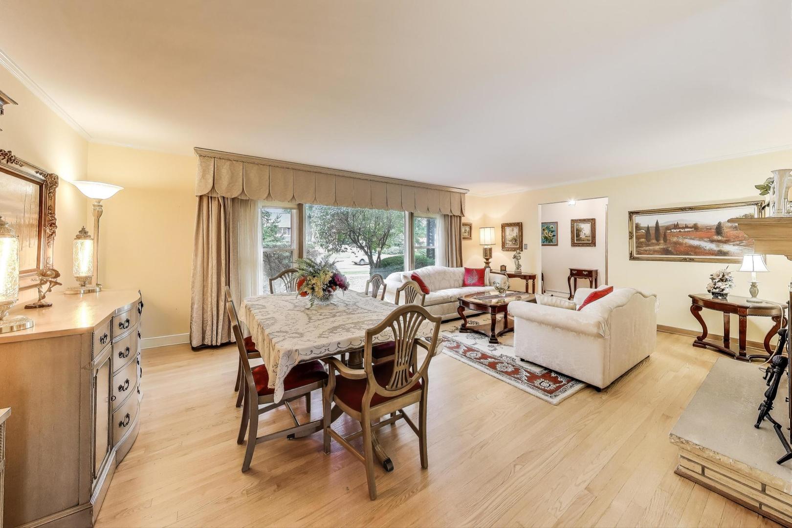 2435 Pick Drive, Glenview, IL 60025