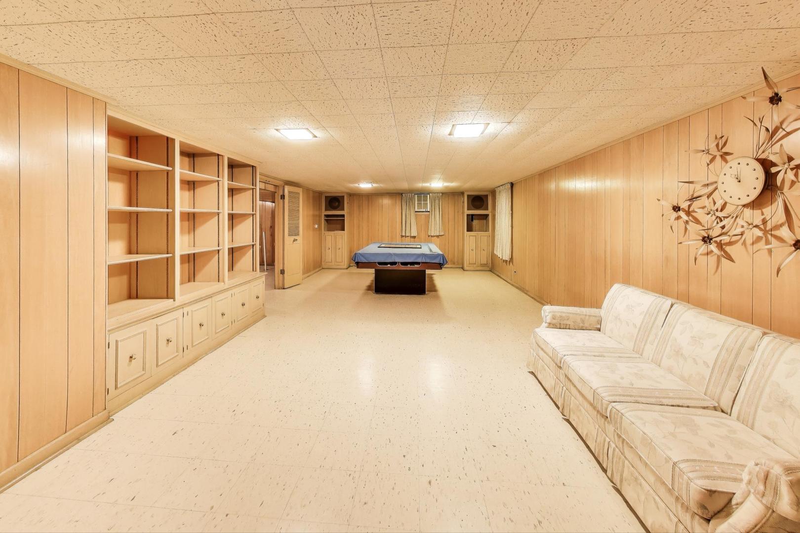 2435 Pick Drive, Glenview, IL 60025