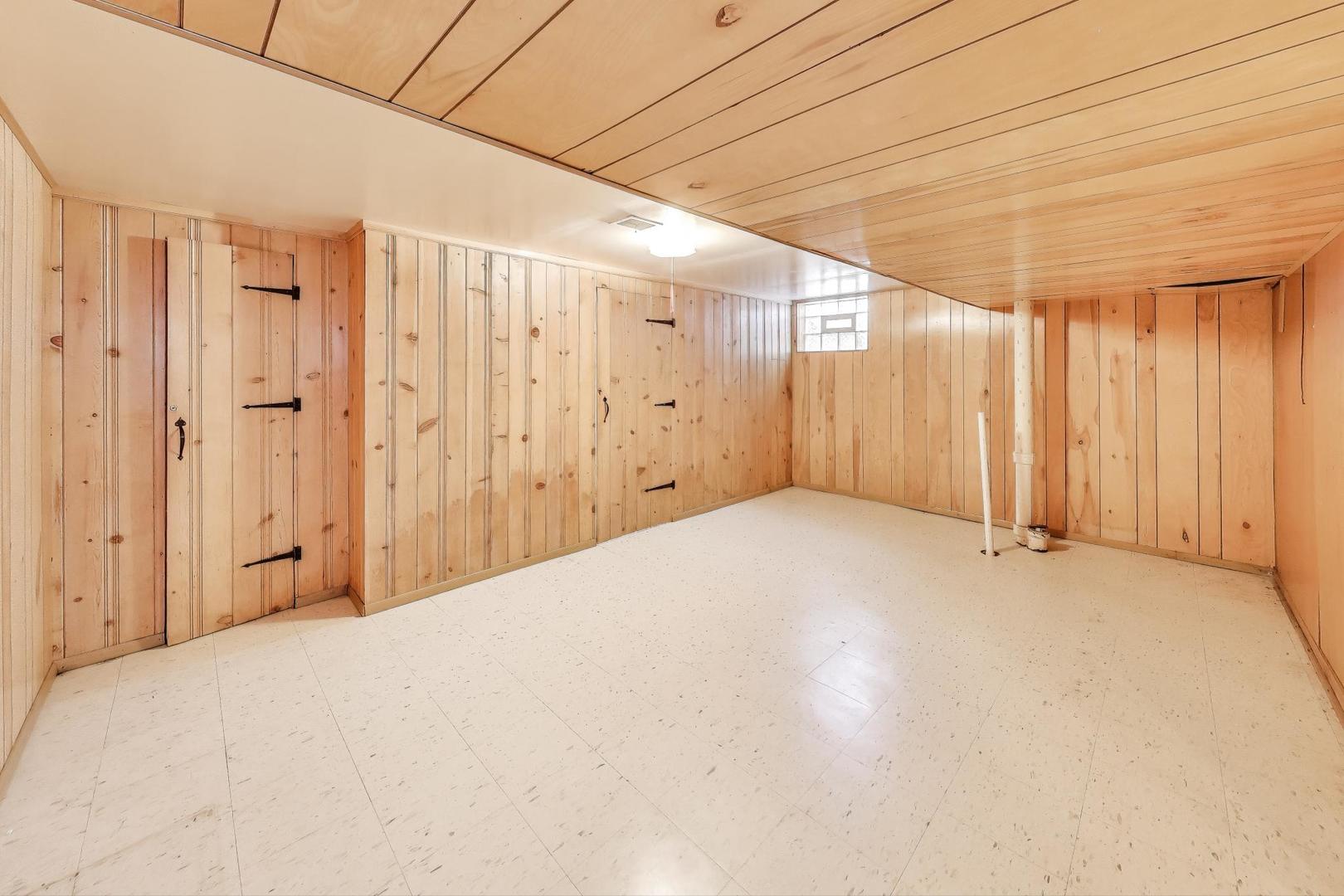 2435 Pick Drive, Glenview, IL 60025