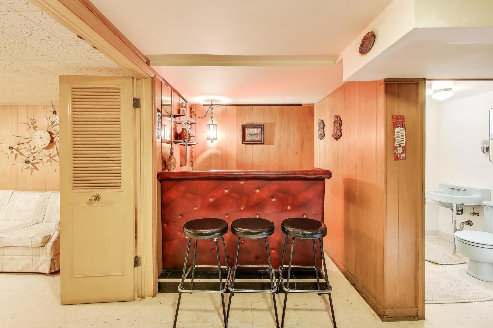 2435 Pick Drive, Glenview, IL 60025