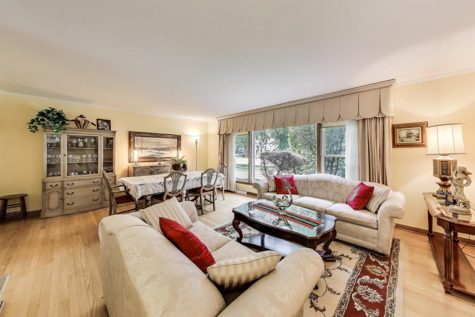 2435 Pick Drive, Glenview, IL 60025