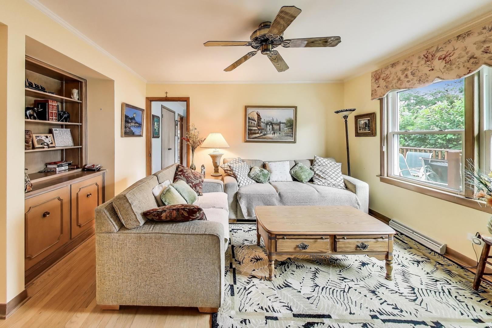 2435 Pick Drive, Glenview, IL 60025