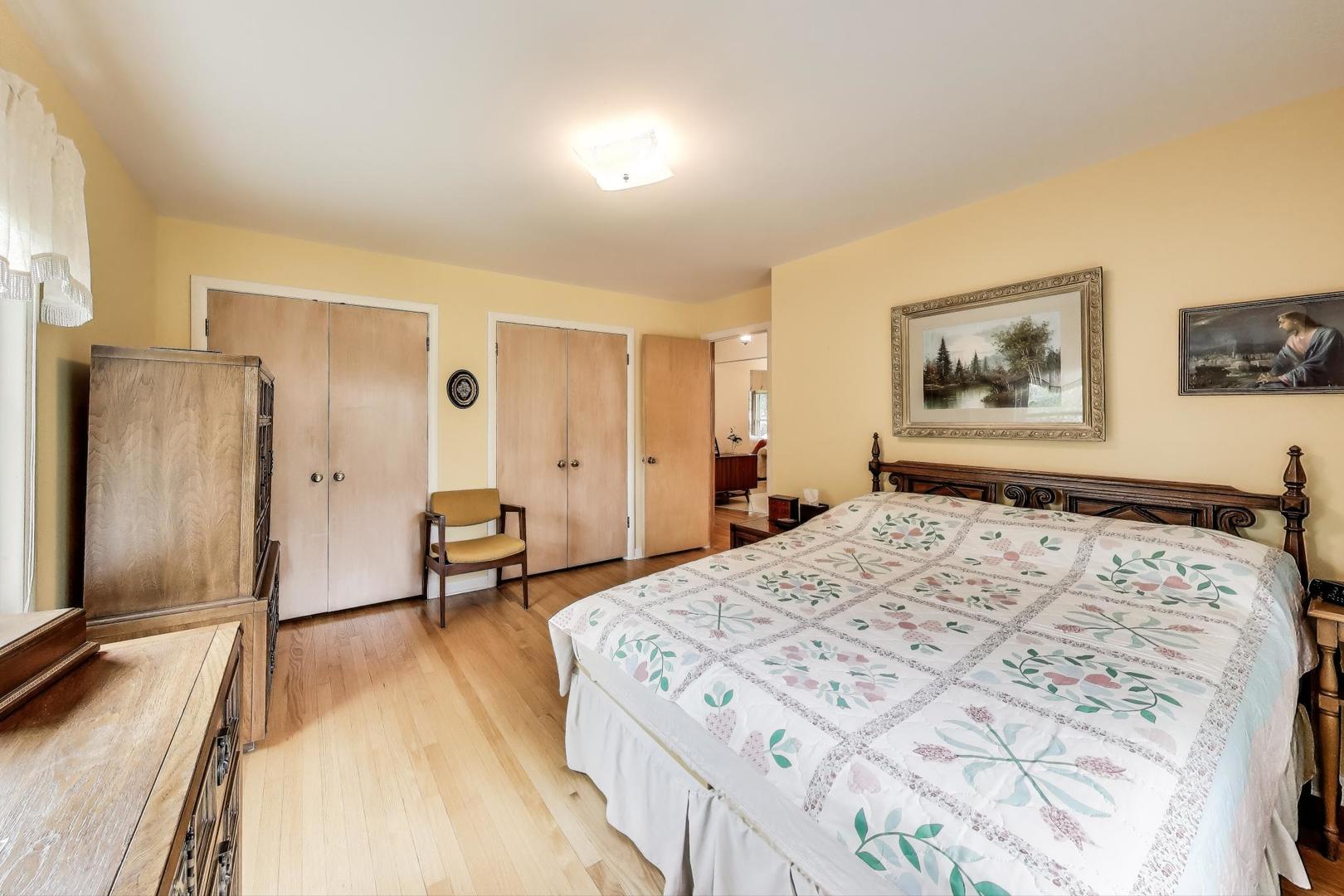 2435 Pick Drive, Glenview, IL 60025