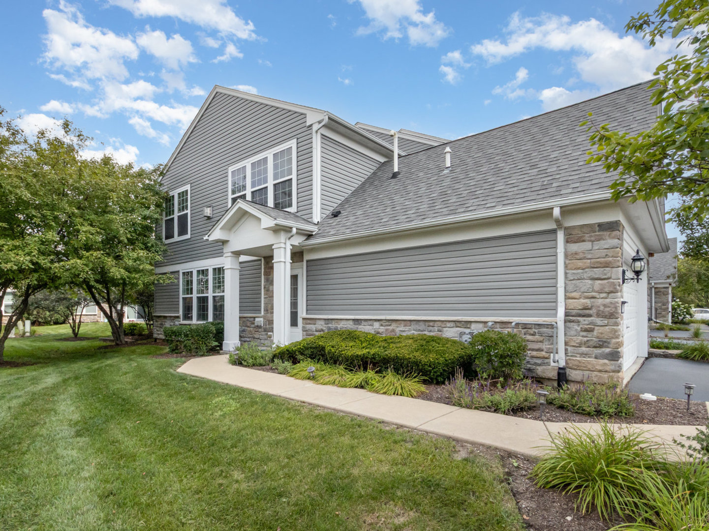 421 Valentine Way #421, Oswego, IL 60543