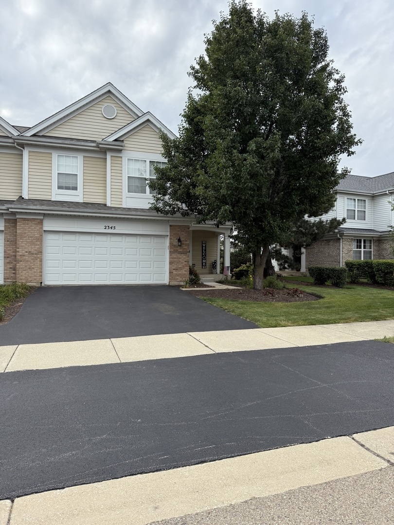 2345 Foxmoor Lane, Aurora, IL 60502