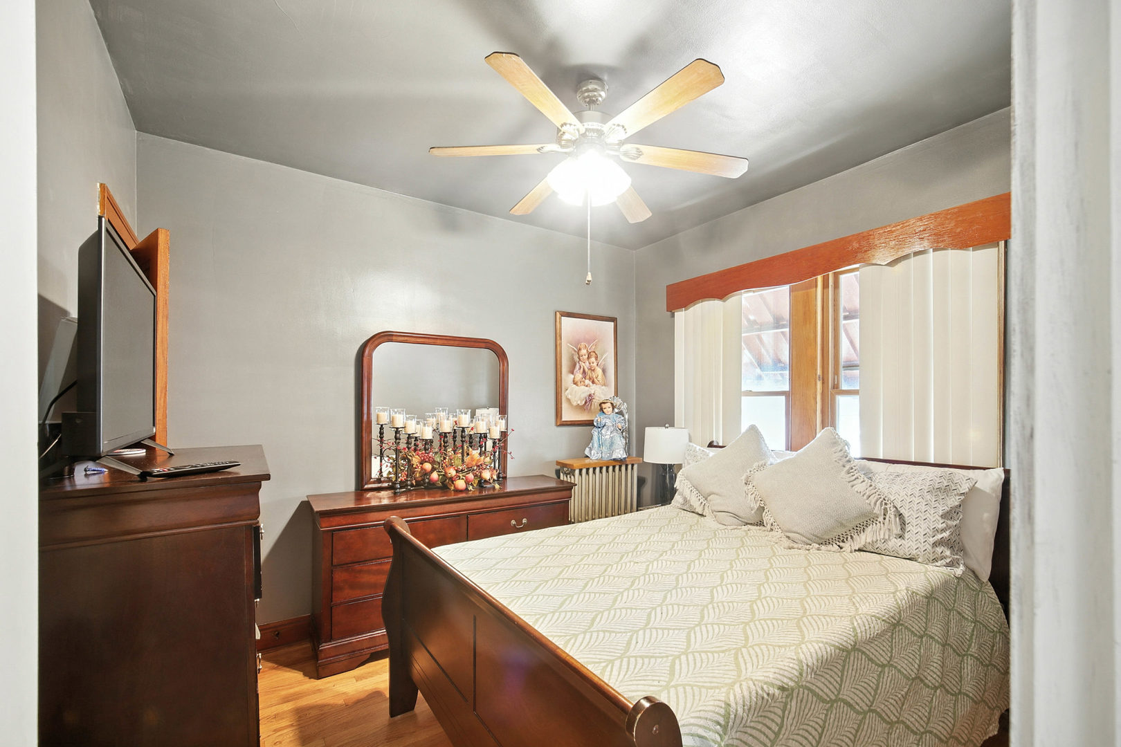 6235 S Komensky Avenue, Chicago, IL 60629