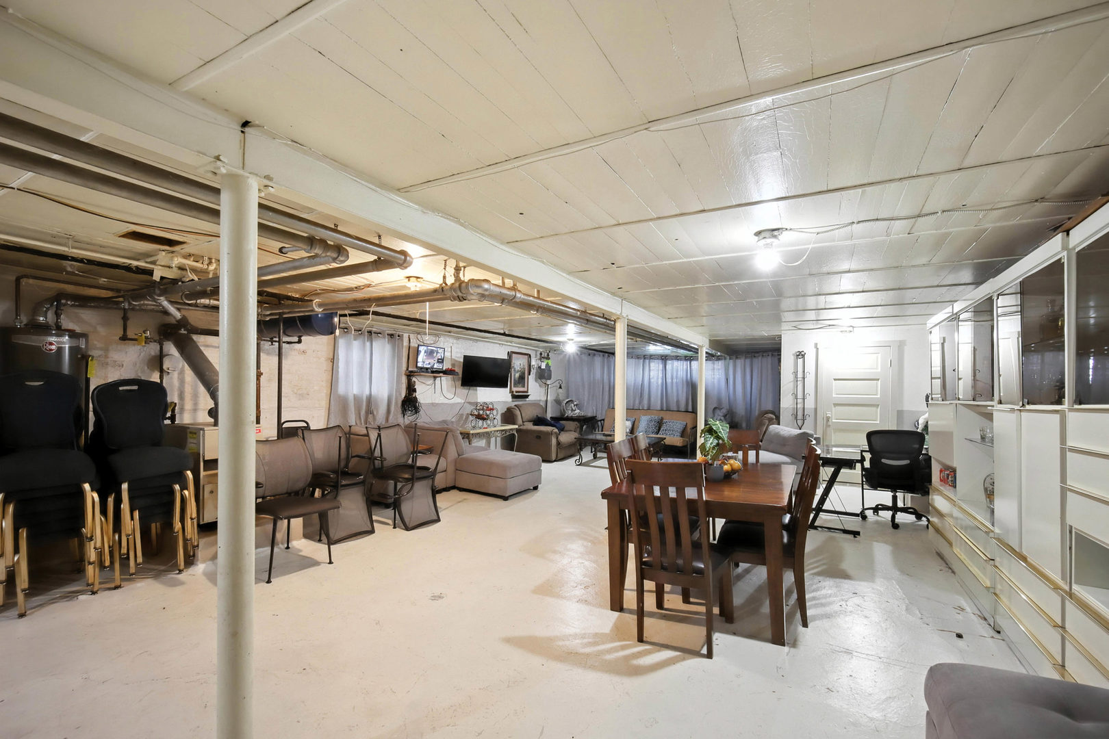 6235 S Komensky Avenue, Chicago, IL 60629