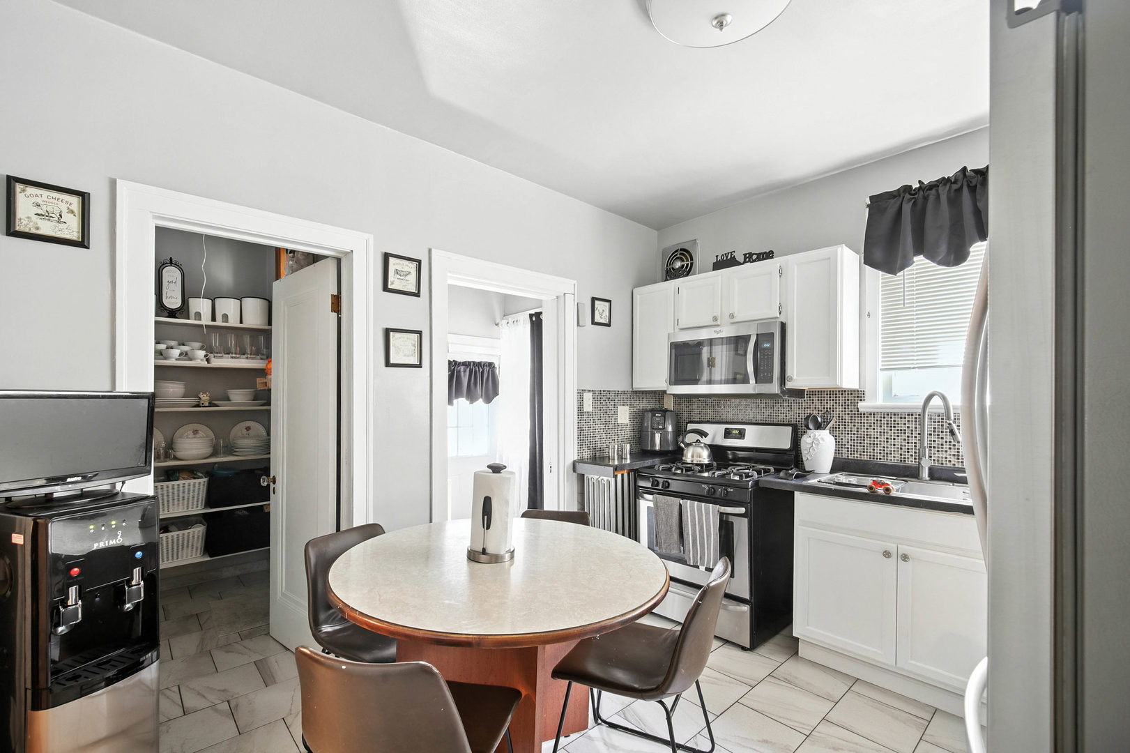 6235 S Komensky Avenue, Chicago, IL 60629