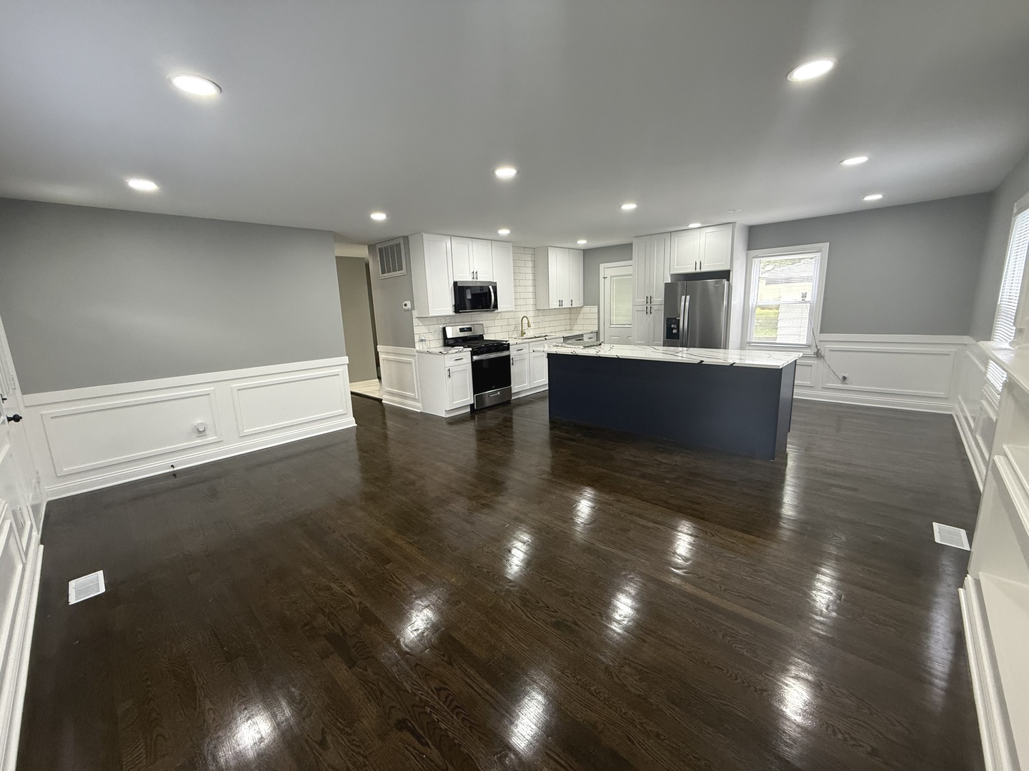 21607 Gailine Avenue, Sauk Village, IL 60411