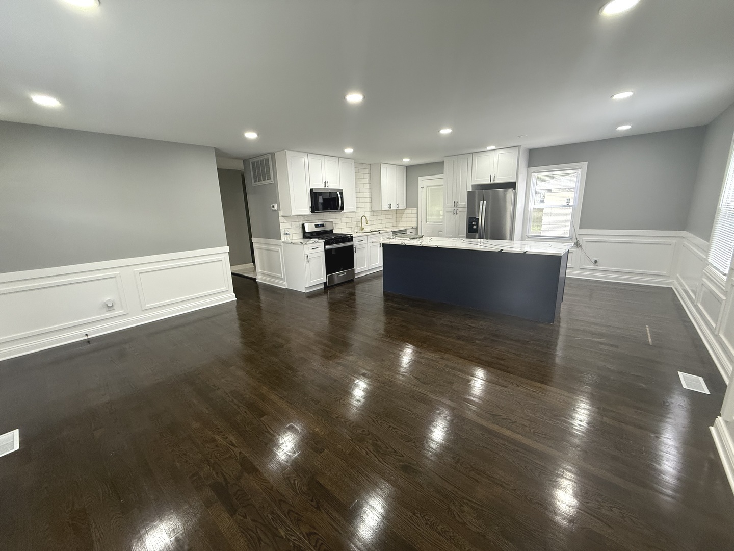 21607 Gailine Avenue, Sauk Village, IL 60411