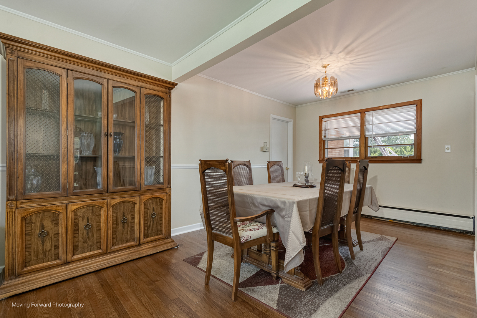 125 N Oak Leaf Drive, Addison, IL 60101