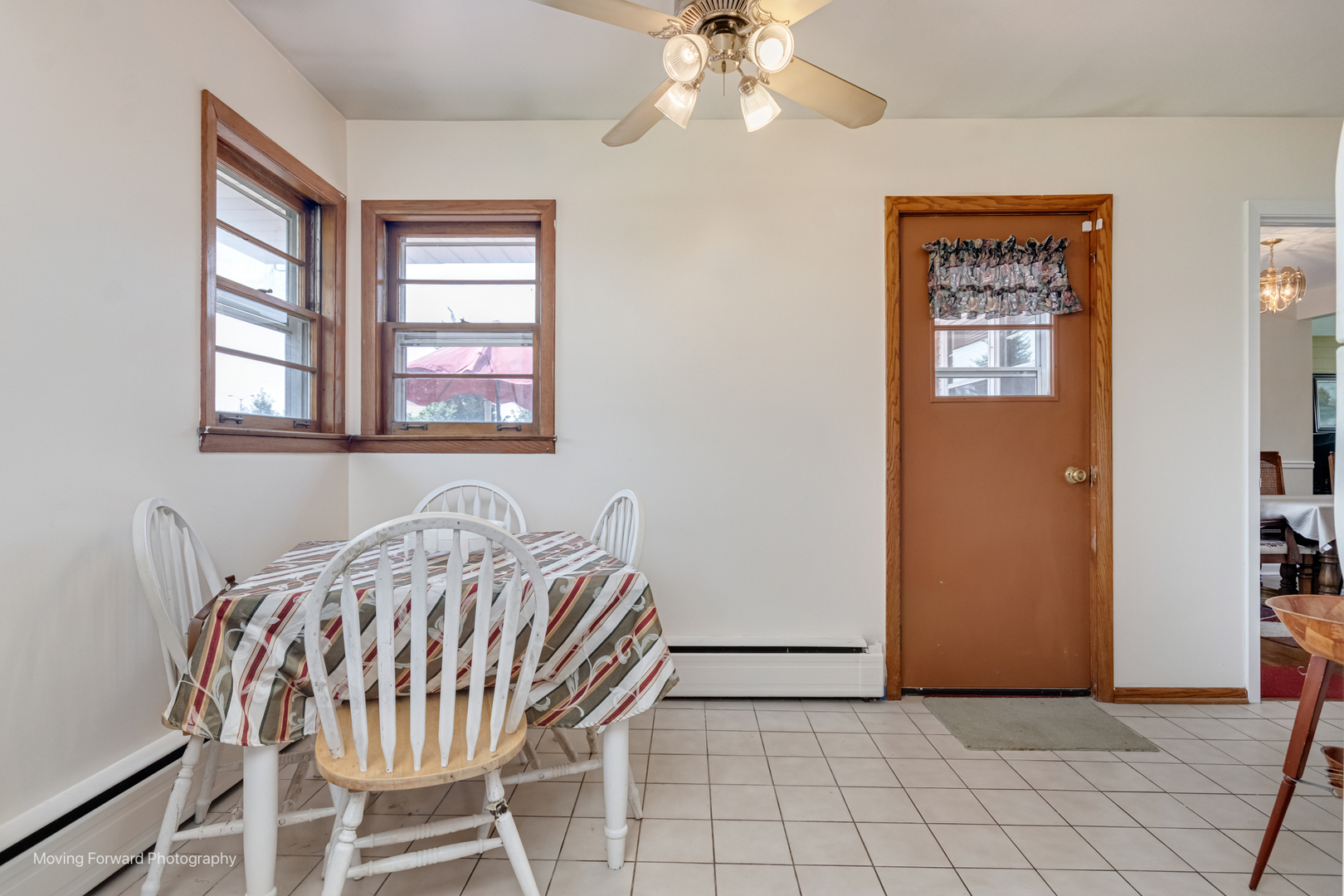 125 N Oak Leaf Drive, Addison, IL 60101