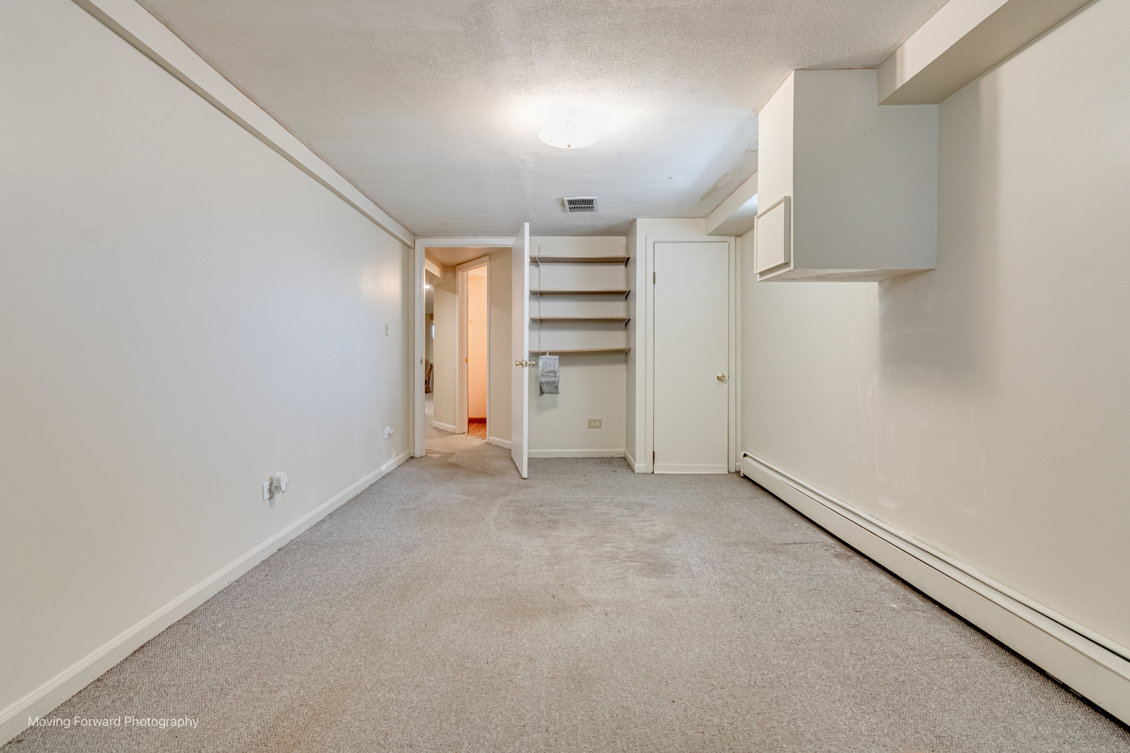 125 N Oak Leaf Drive, Addison, IL 60101