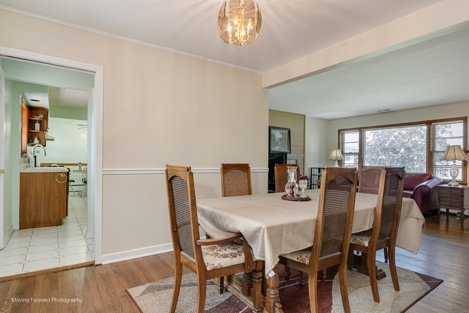 125 N Oak Leaf Drive, Addison, IL 60101