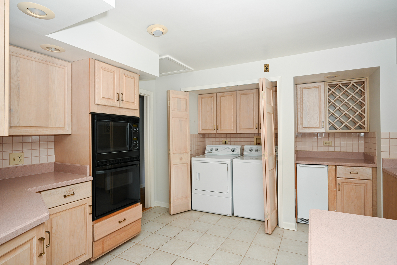 331 Lorraine Street, Glen Ellyn, IL 60137