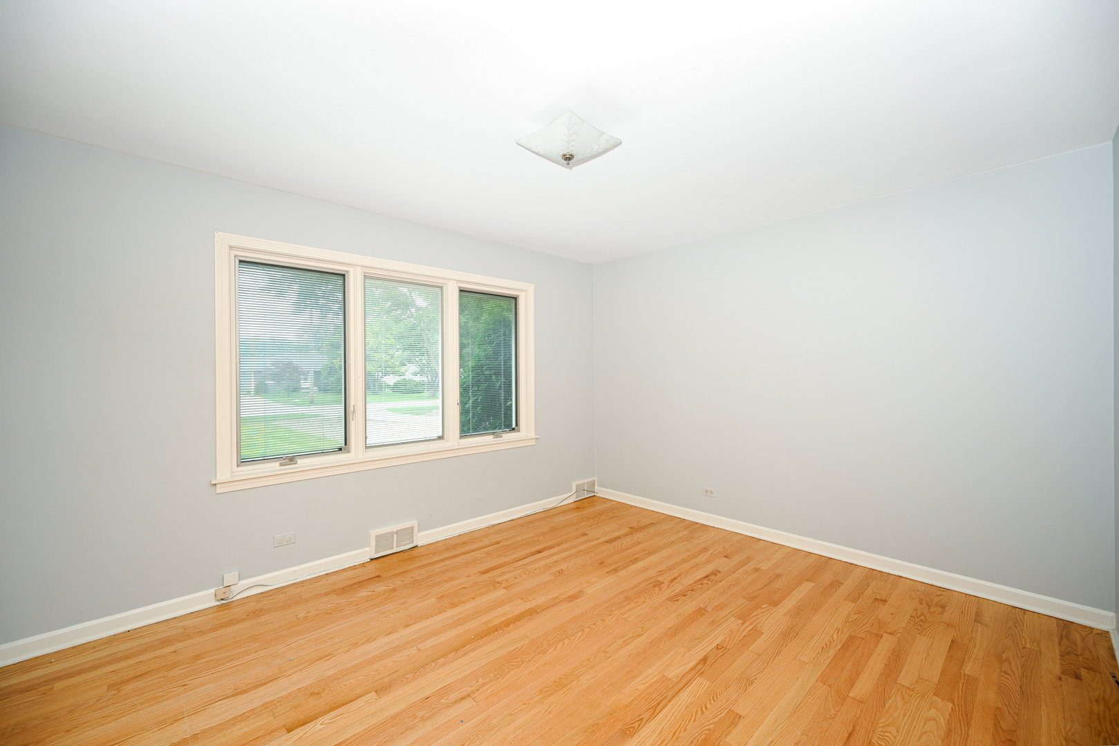 331 Lorraine Street, Glen Ellyn, IL 60137