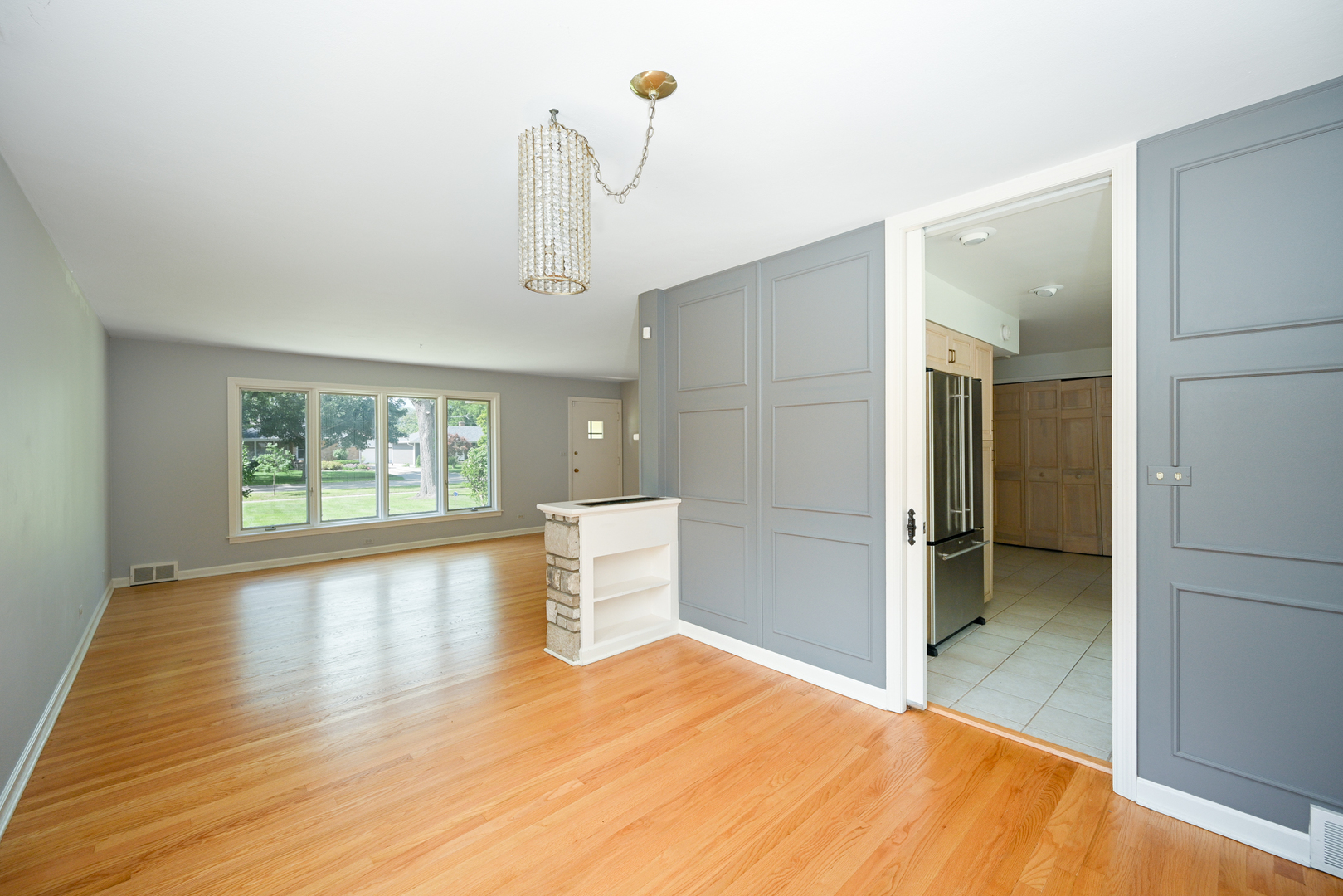 331 Lorraine Street, Glen Ellyn, IL 60137