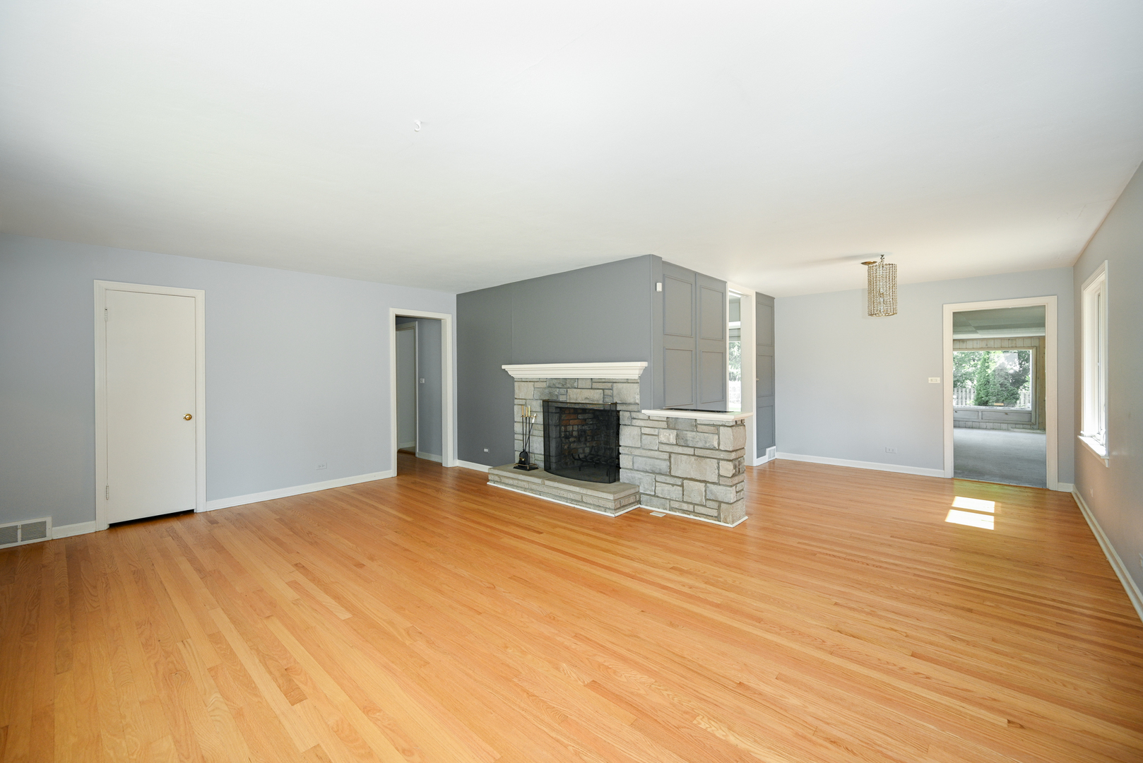 331 Lorraine Street, Glen Ellyn, IL 60137