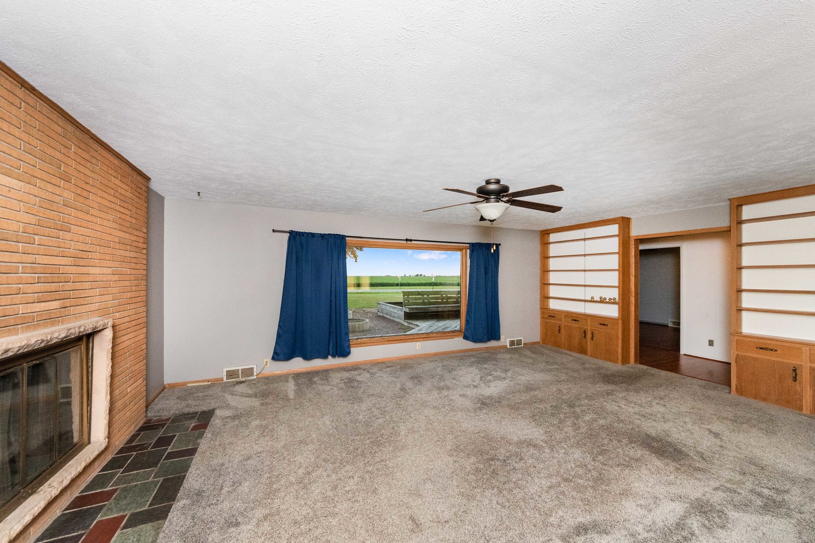 947 N 2nd Road, Dana, IL 61321