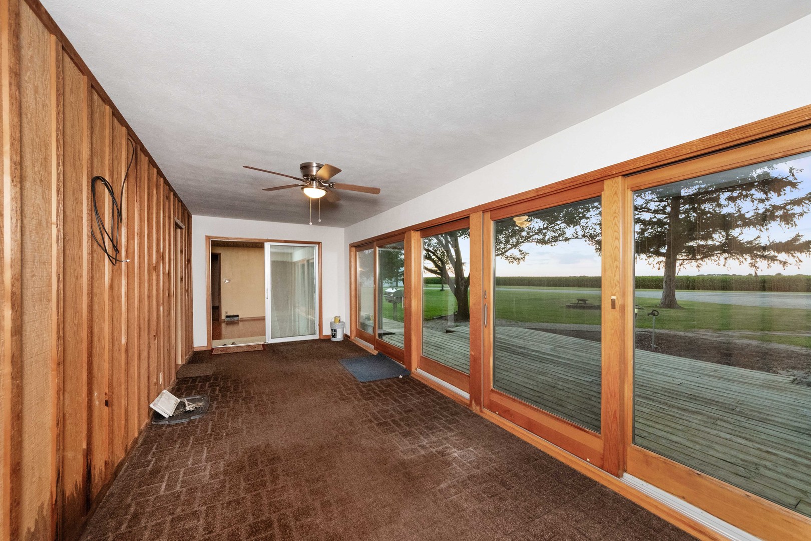 947 N 2nd Road, Dana, IL 61321