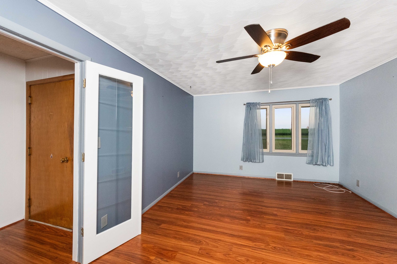 947 N 2nd Road, Dana, IL 61321