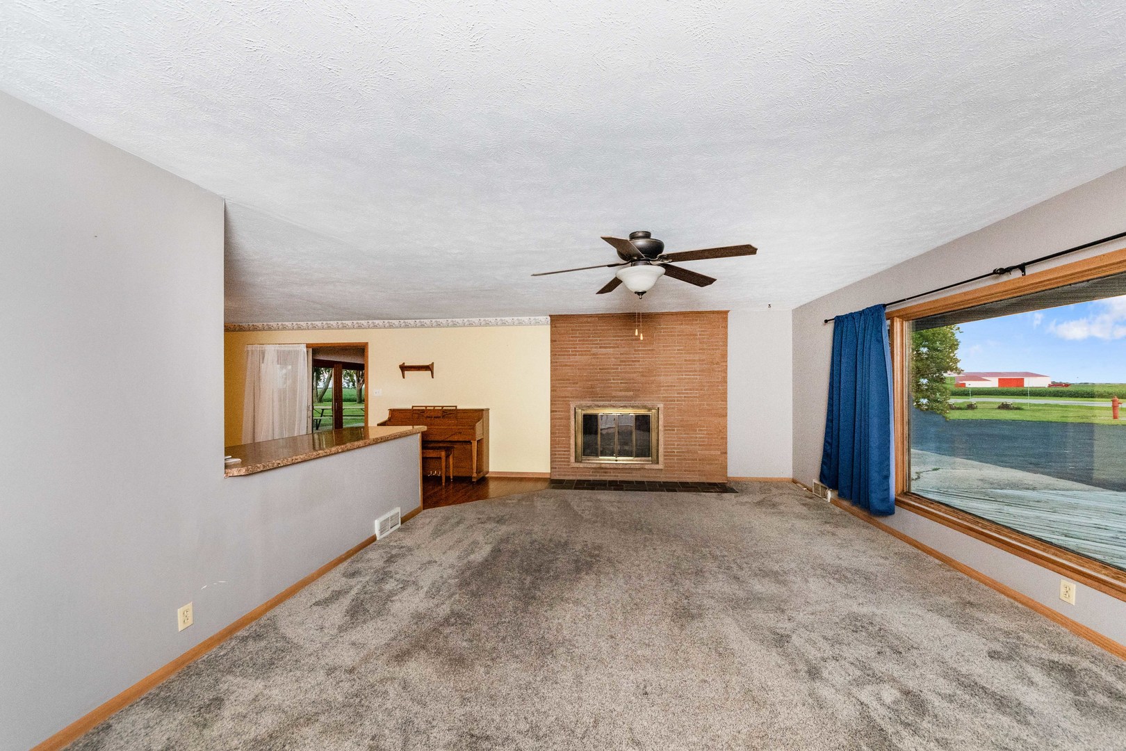 947 N 2nd Road, Dana, IL 61321