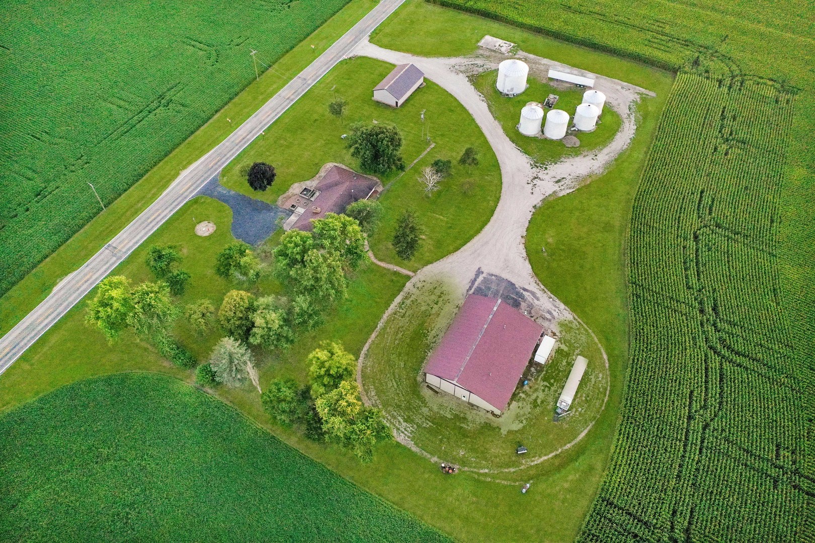 947 N 2nd Road, Dana, IL 61321