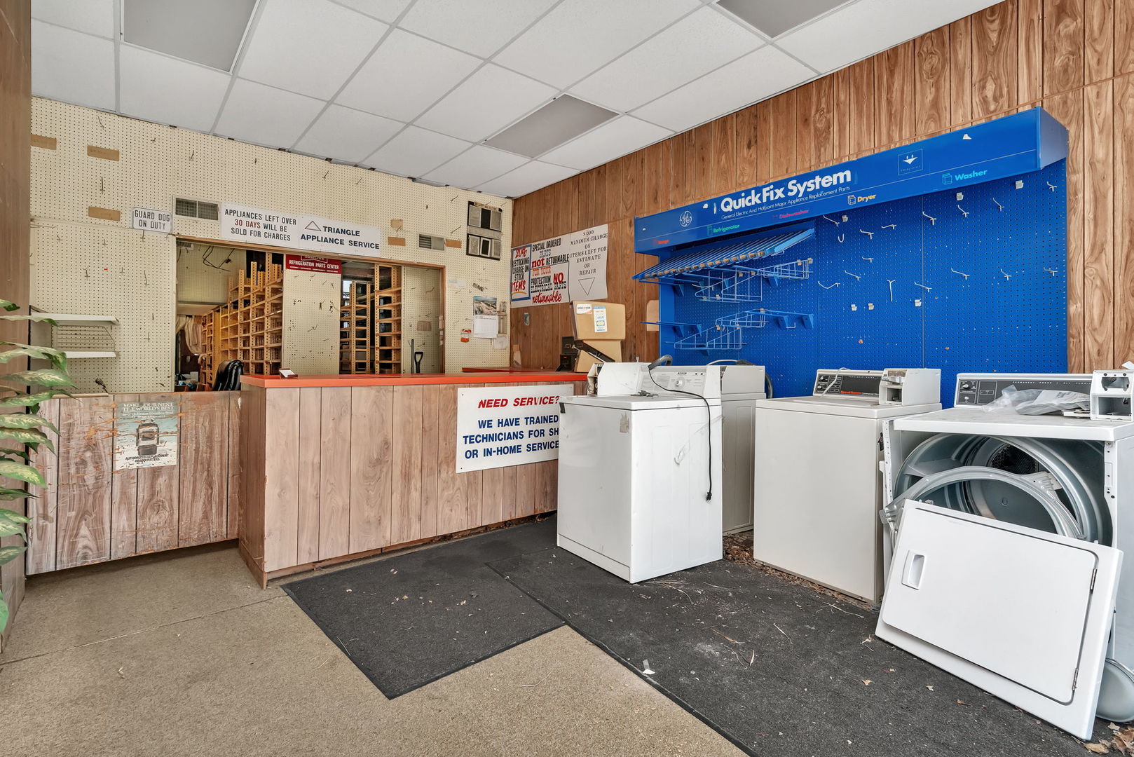 224 E Cass Street, Joliet, IL 60432