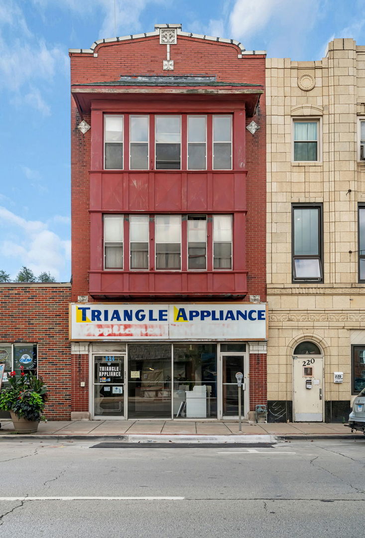 224 E Cass Street, Joliet, IL 60432