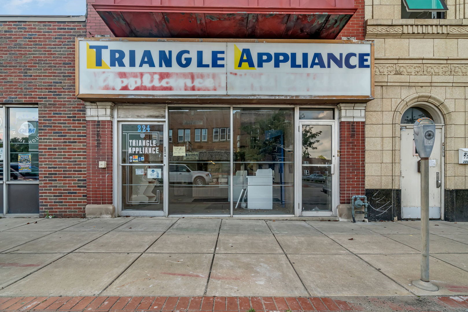 224 E Cass Street, Joliet, IL 60432