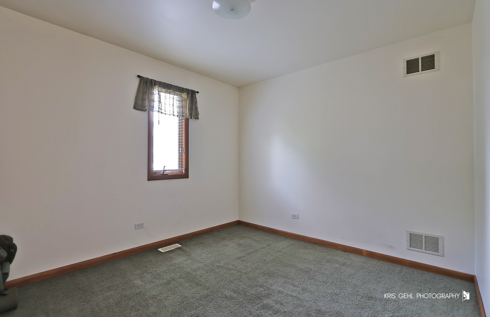1318 Leslie Avenue, Round Lake Beach, IL 60073