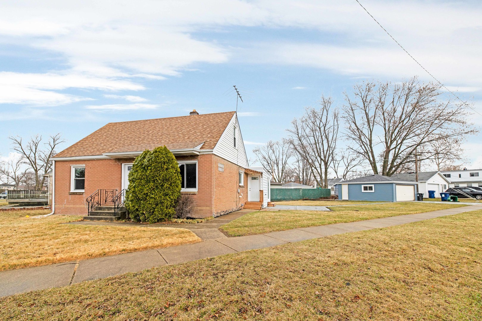 6831 S 79th Avenue, Bridgeview, IL 60455