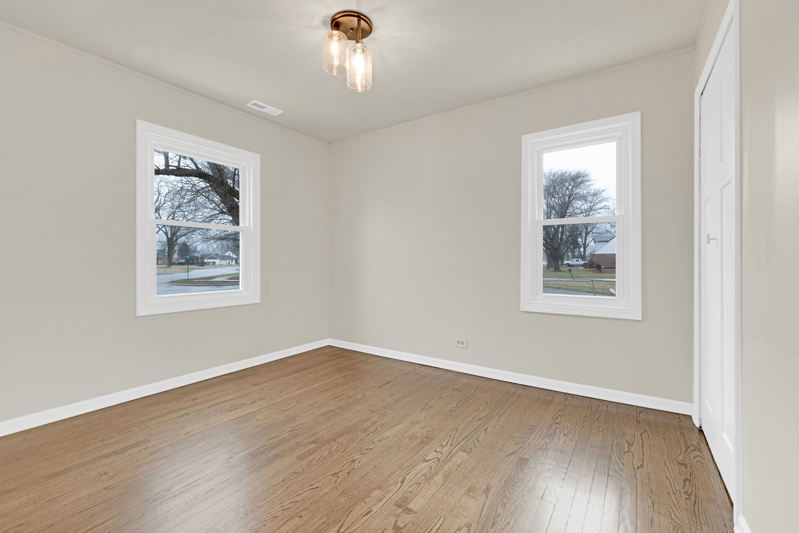 6831 S 79th Avenue, Bridgeview, IL 60455