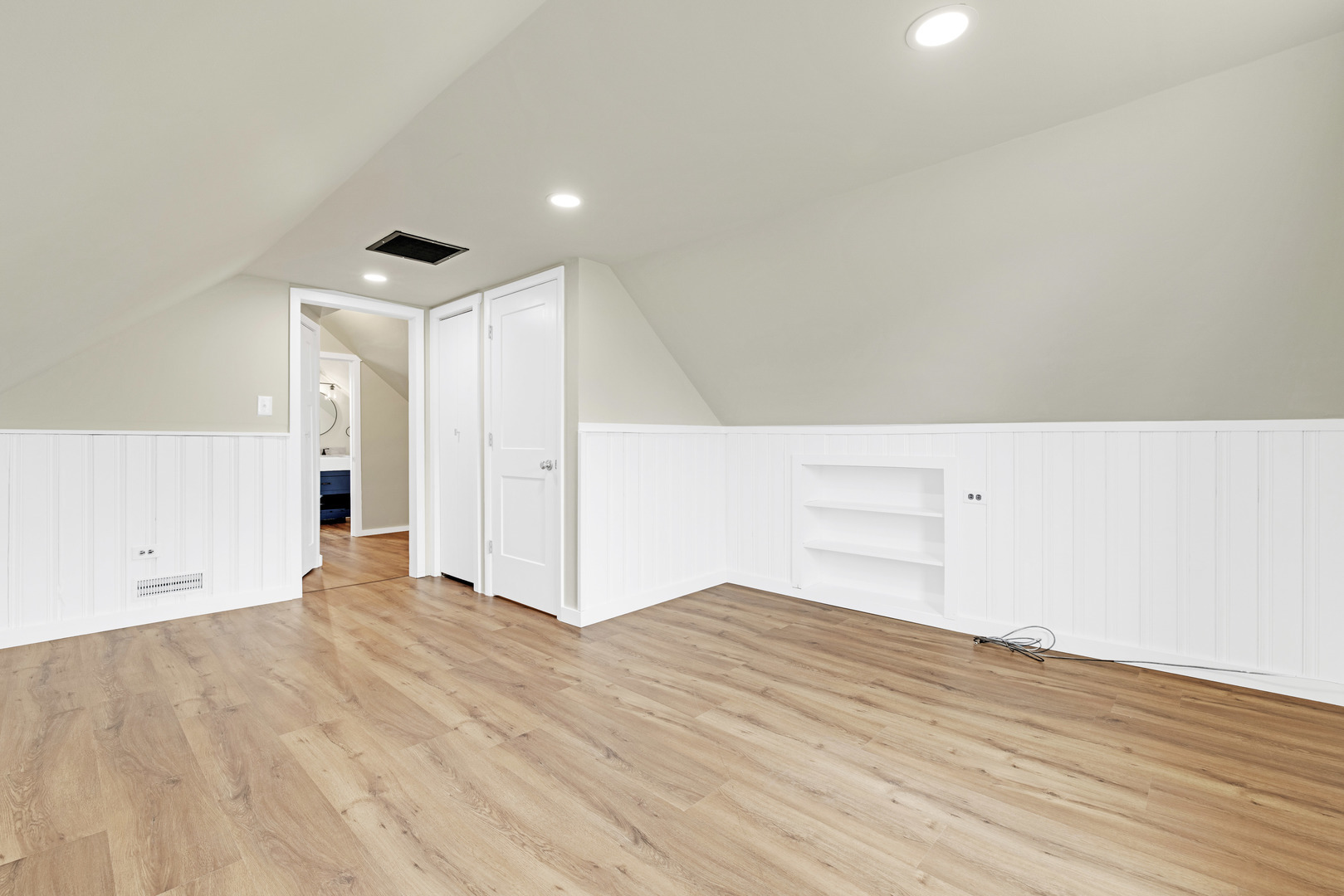 6831 S 79th Avenue, Bridgeview, IL 60455